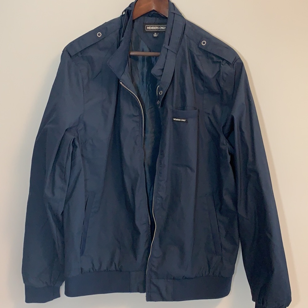 Men’s Vintage MEMBERS ONLY jacket. Size XL
